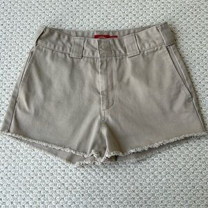 EUC Dickies Khaki shorts size 25